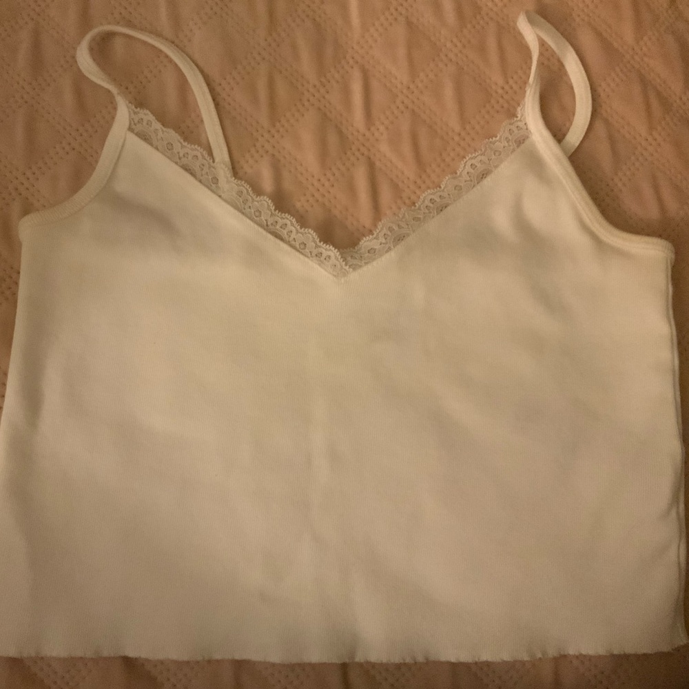 To-shop lace tank top similar to the brandy Melville Nicolett tank